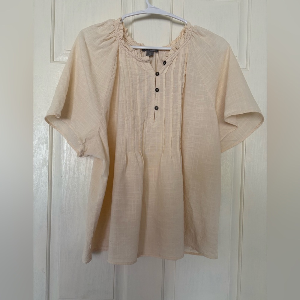 Falls Creek Cream short sleeved 100 Cotton Top with Button Accents size XL